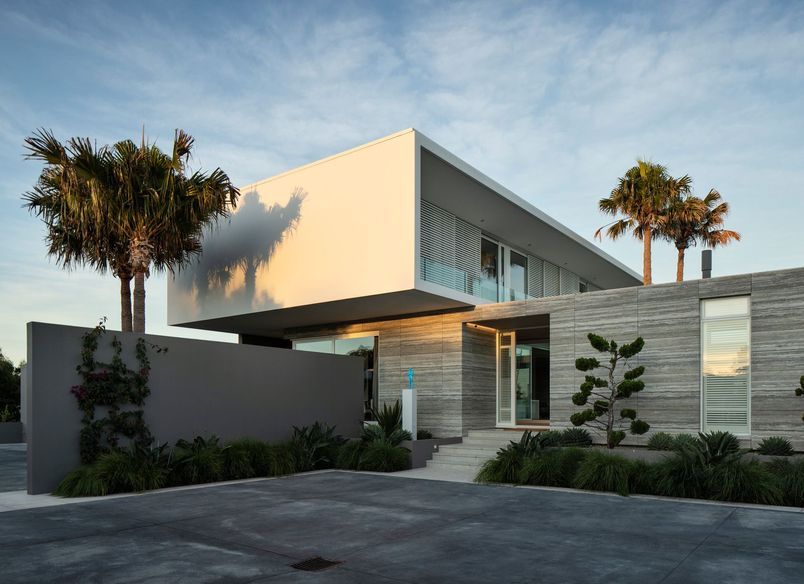 Cantilever House