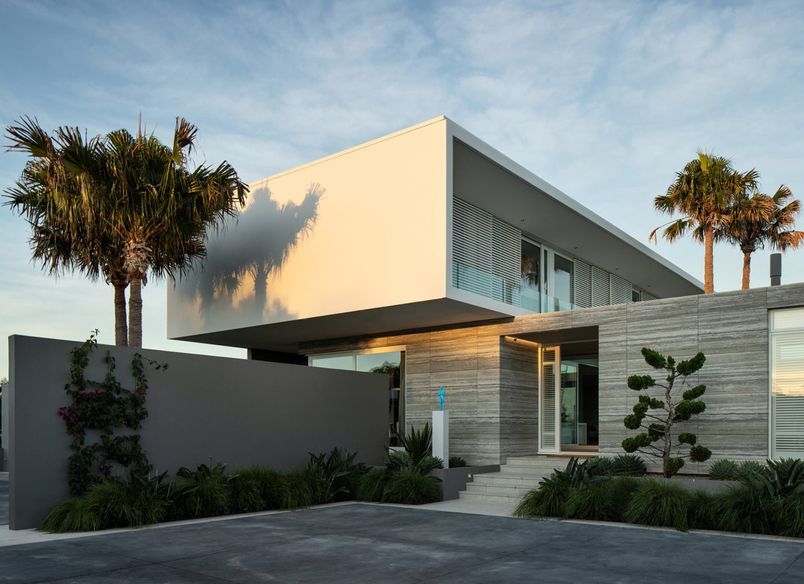 Cantilever House