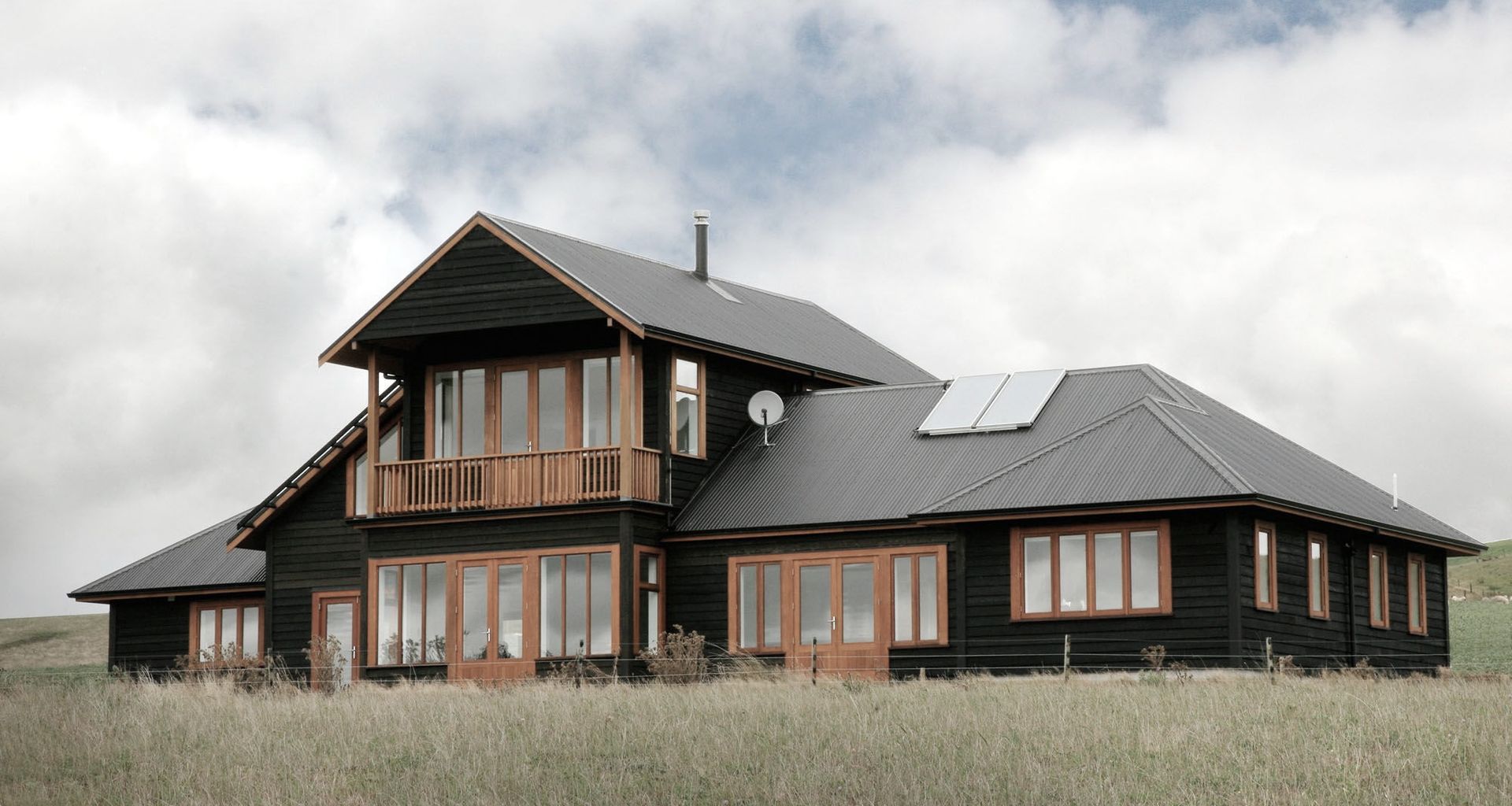 Cedar Farmhouse banner