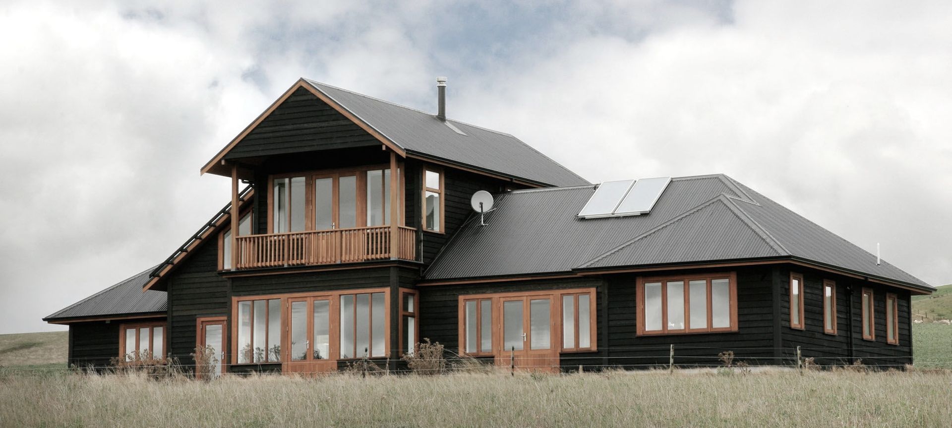 Cedar Farmhouse banner