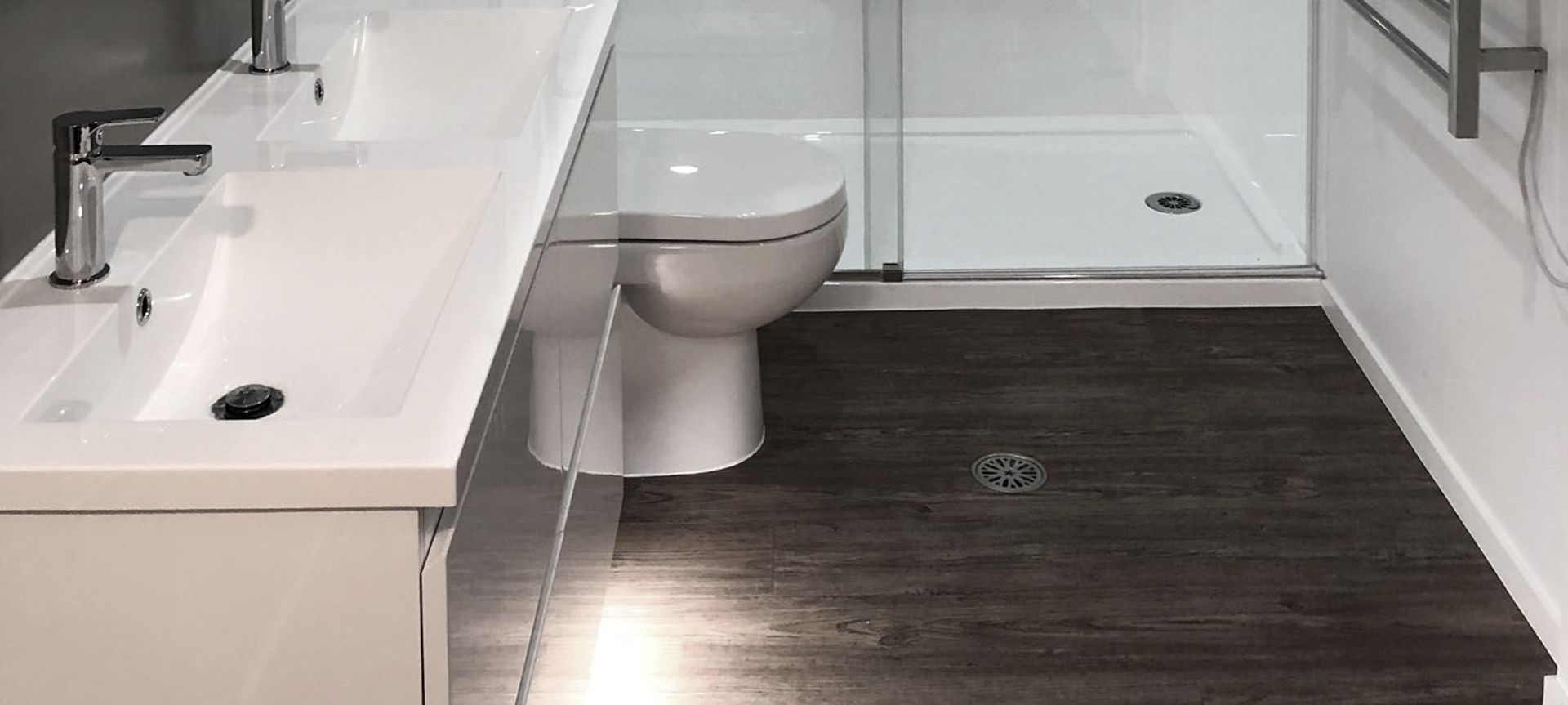 Chrome Bathroom banner