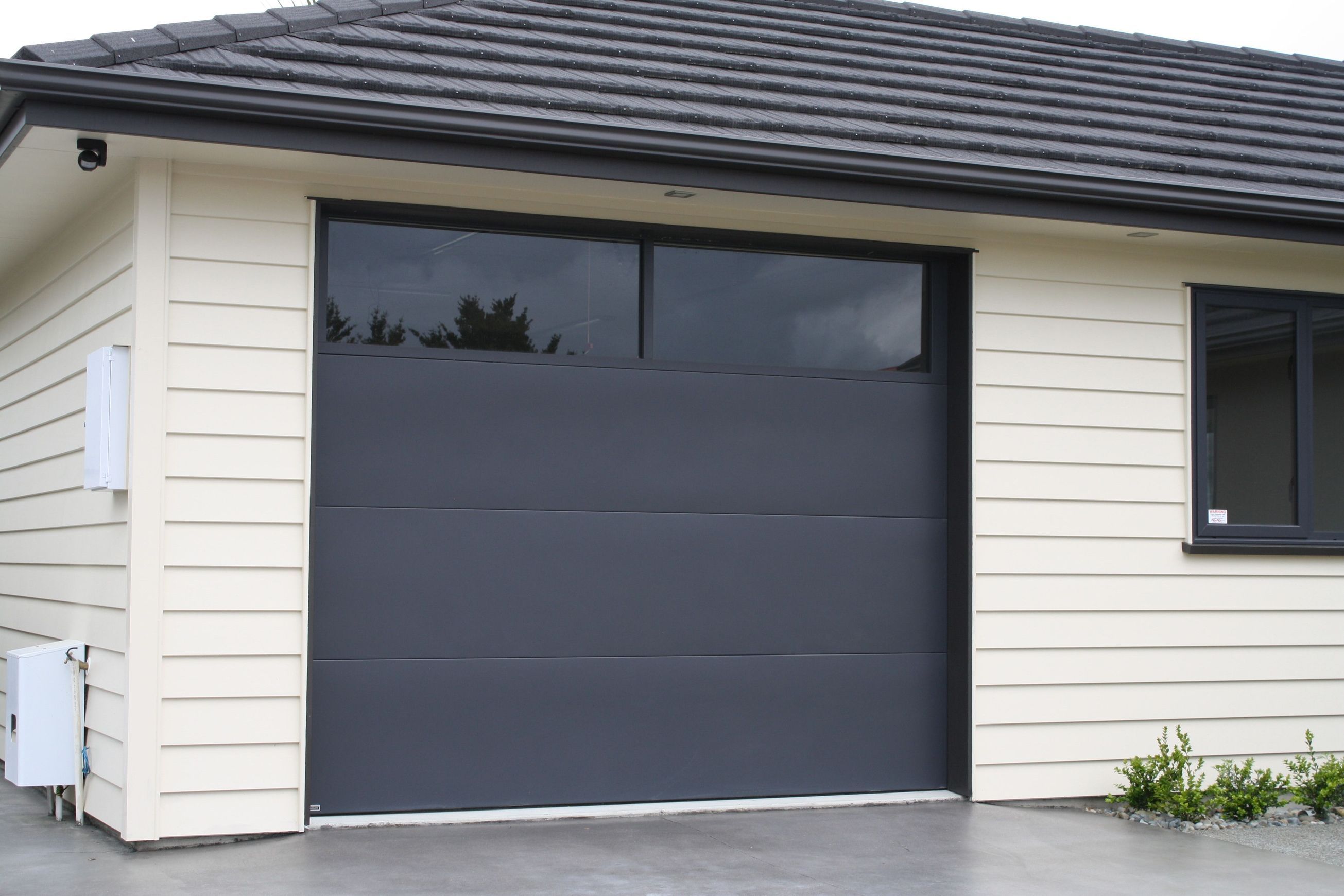 Classic Series - Duke Profile Garage Door