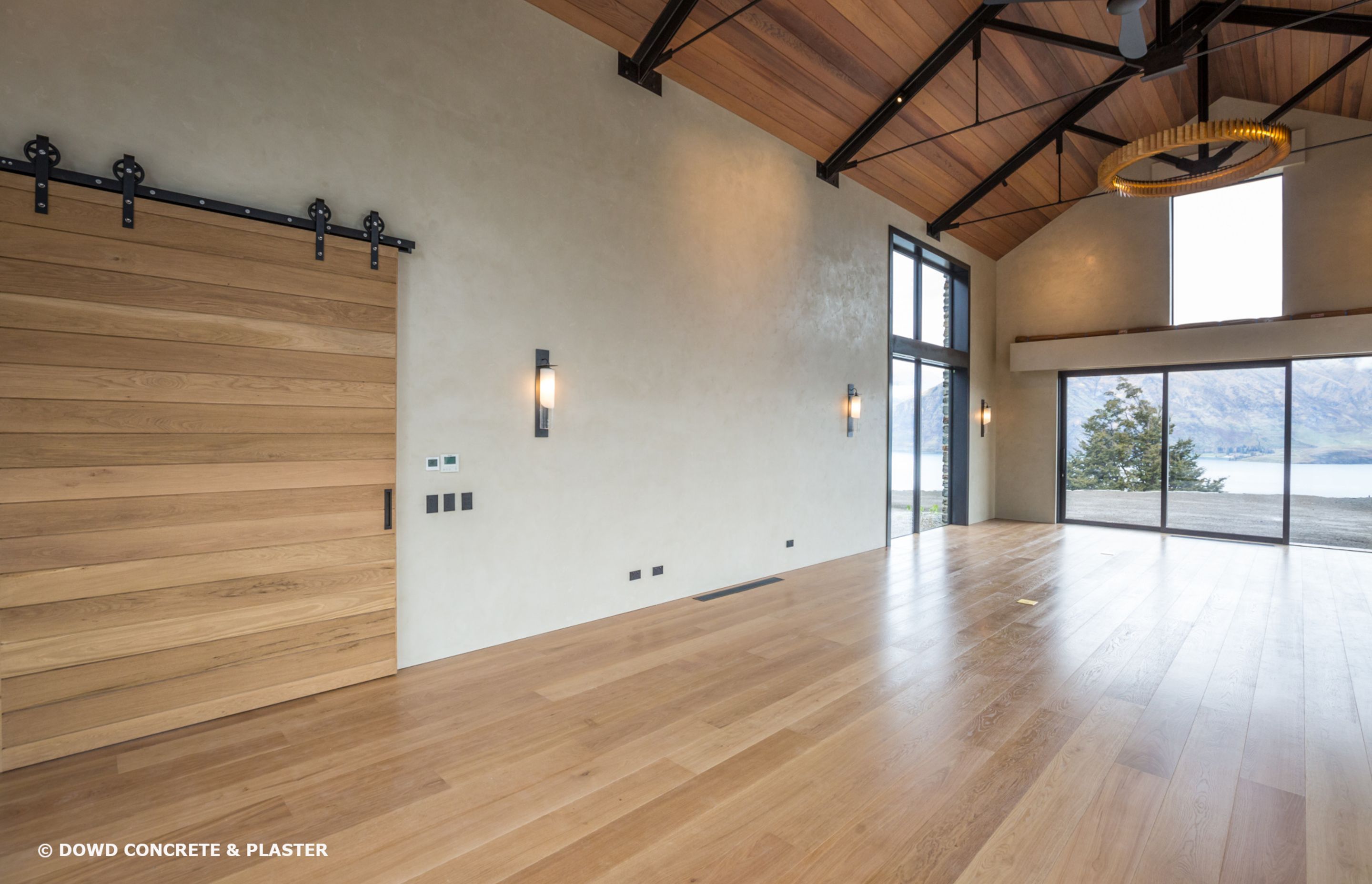 Polished stone plaster finish on walls