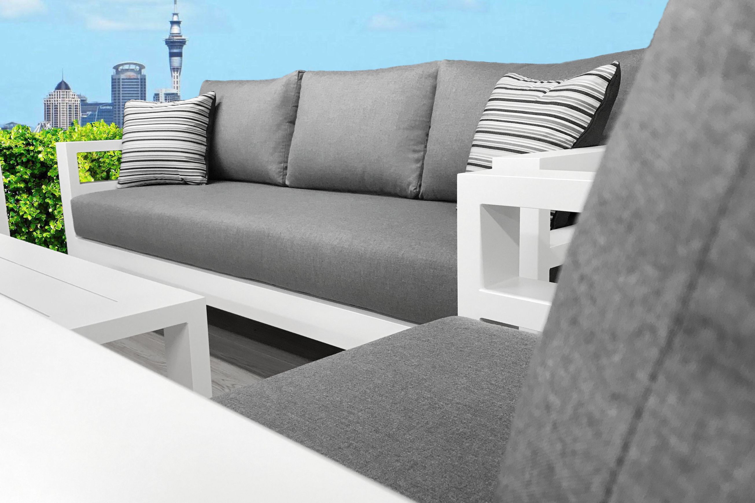 Coast Outdoor Lounge Set | White