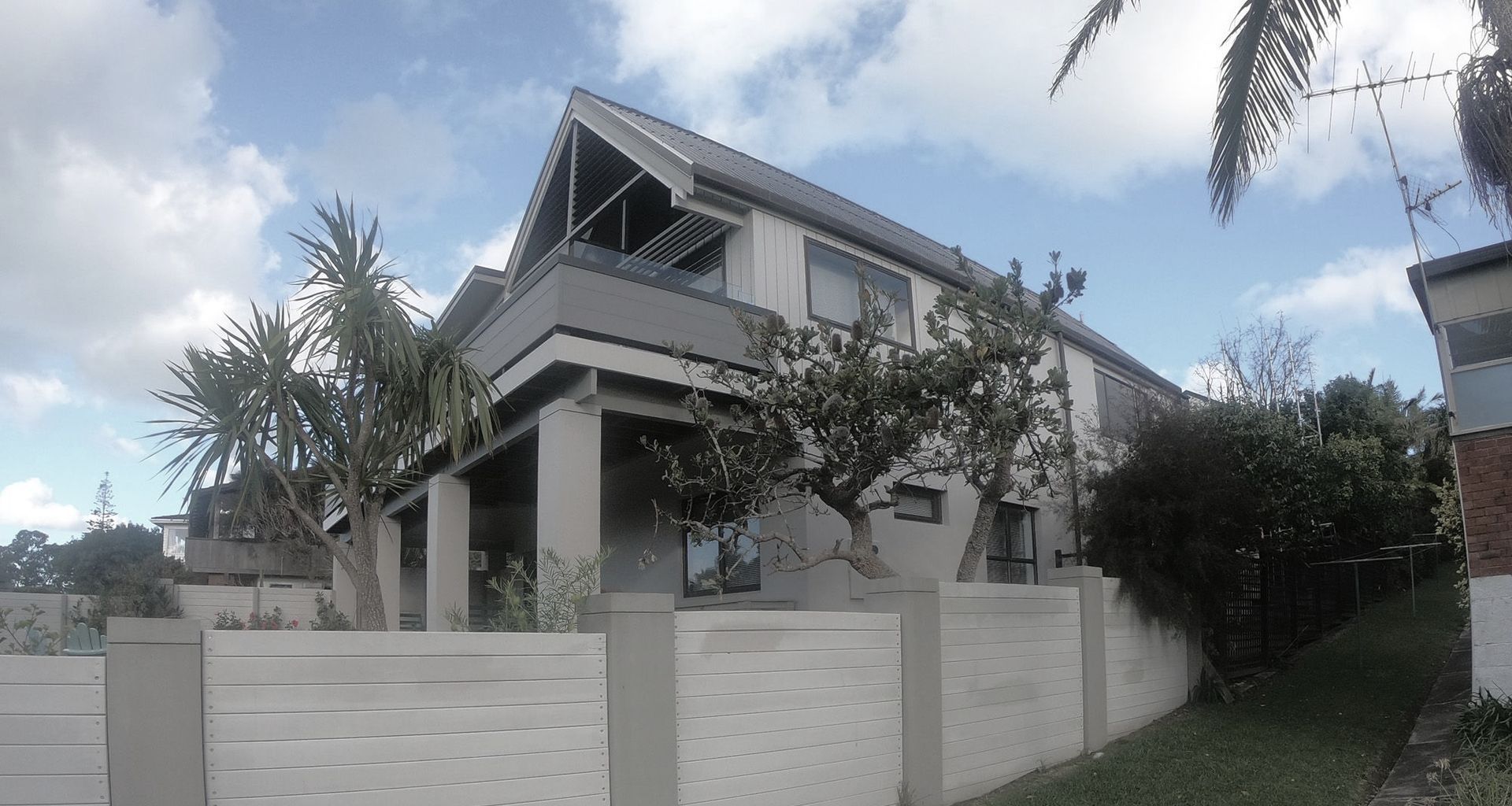 Contemporary Home banner
