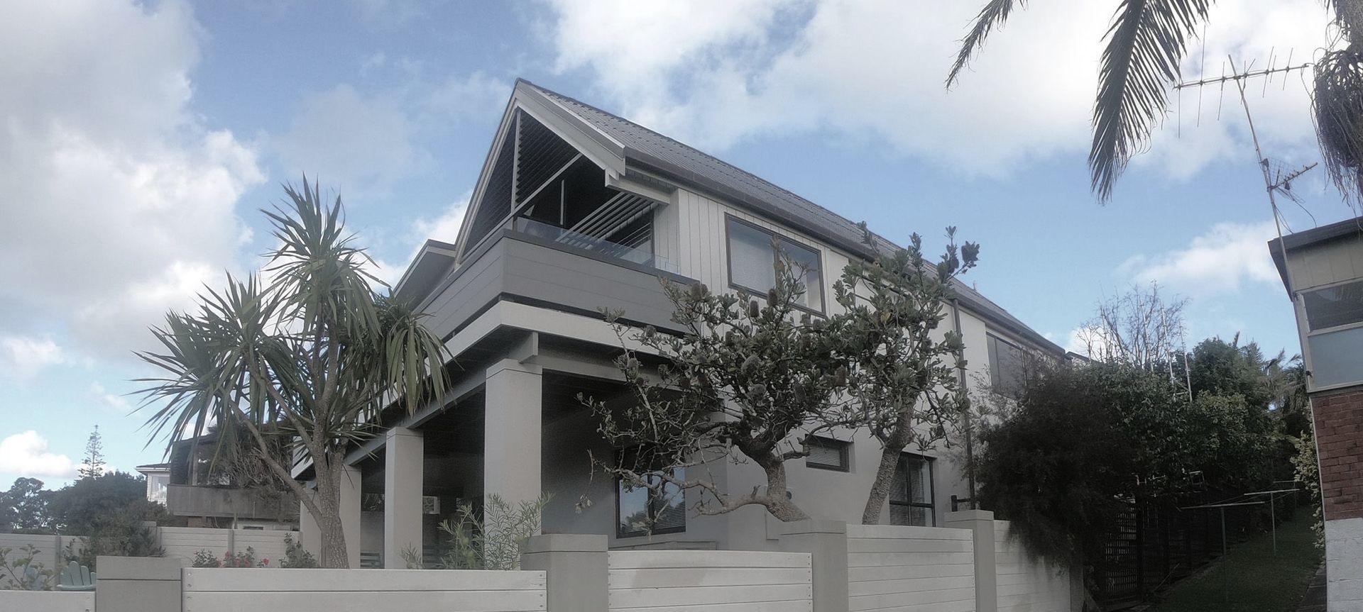 Contemporary Home banner