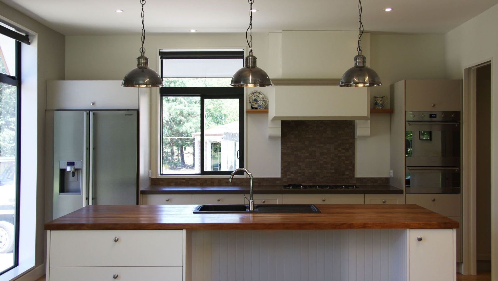 Contemporary Canterbury Home banner