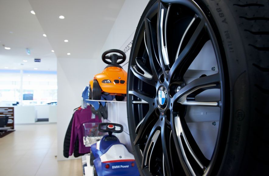 Coombes Johnston BMW Mini Showroom and Workshop