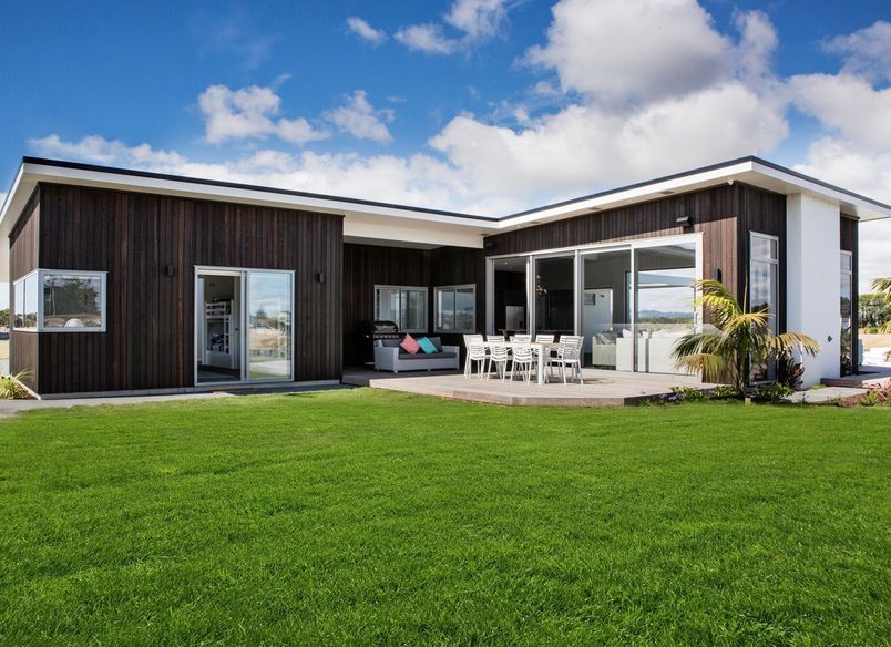 Marsden Cove- Northland- Waterfront / Luxury / Beach House / Outdoor Living / New Build  by Cogan Custom Homes