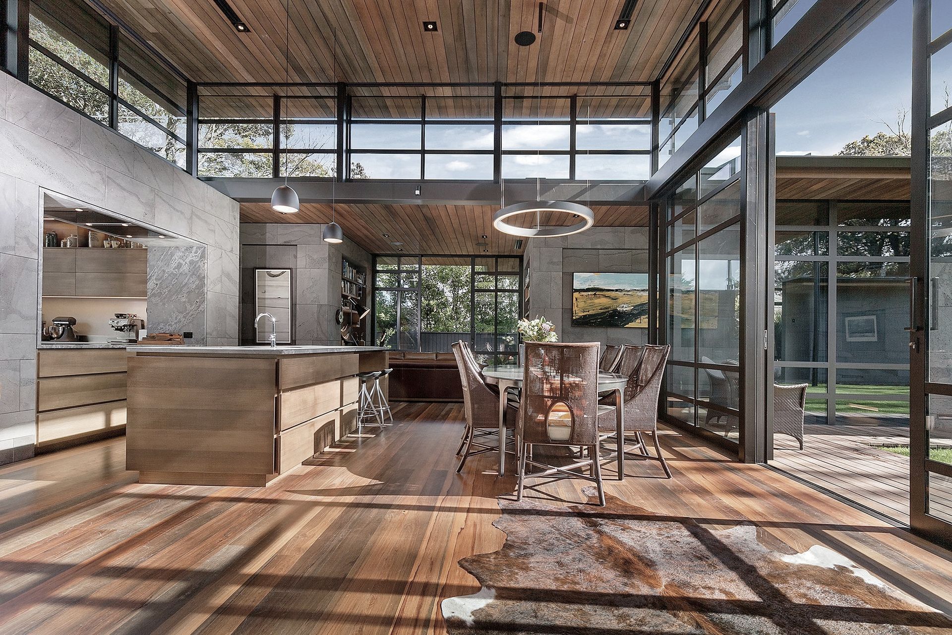 Hero Banner for Crompton's Joinery