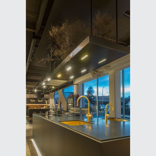 Custom Made Rangehood by Qasair