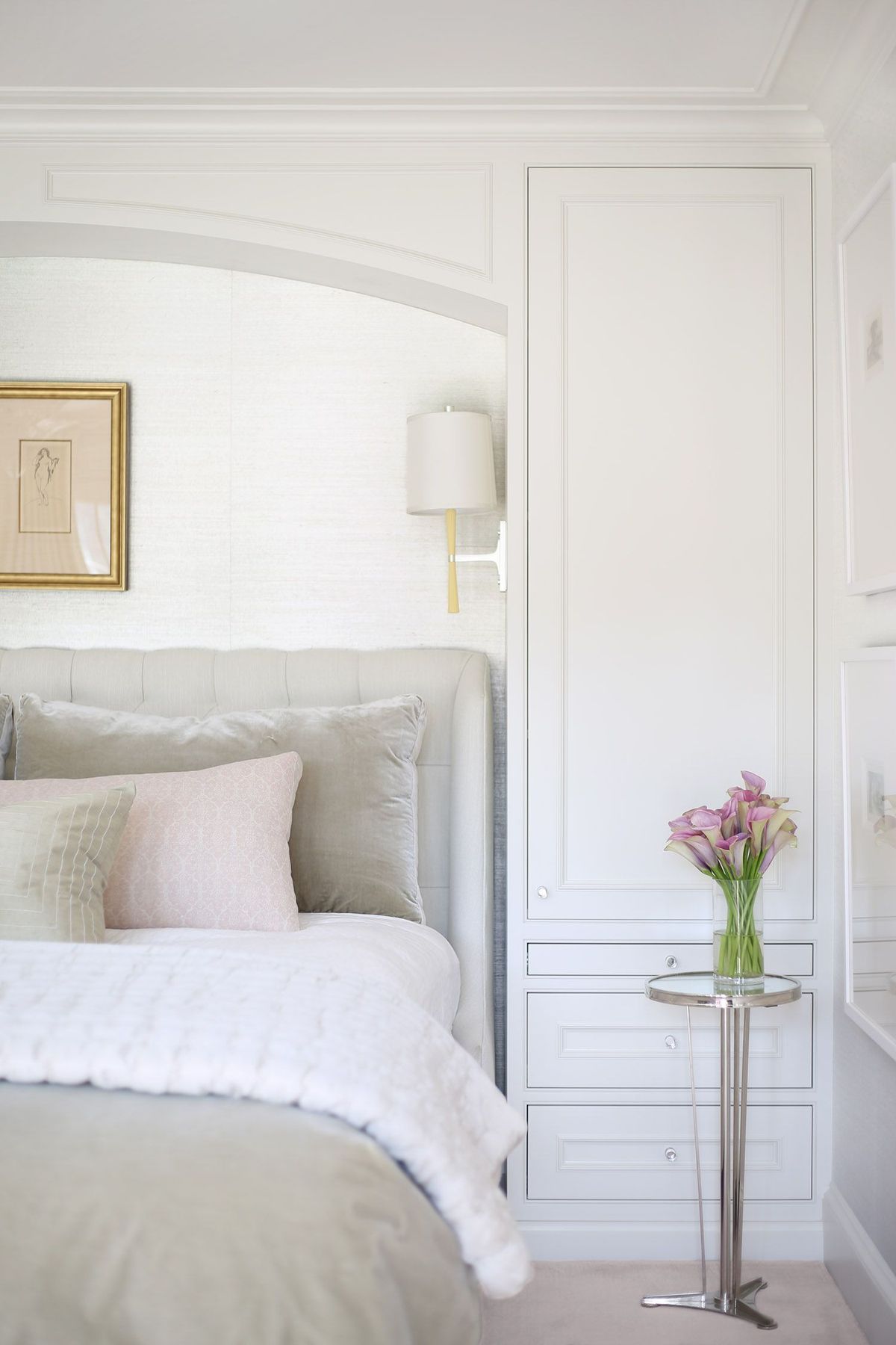 Millwork, molding and bedding. Interiors by Lisa Tharp.