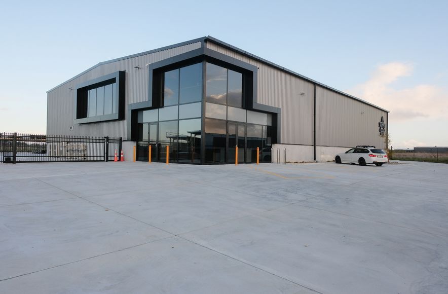 Summit Warehouse
