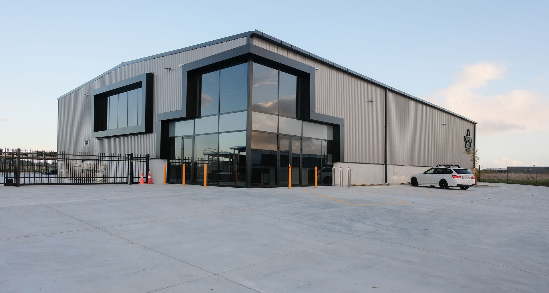 Summit Warehouse banner