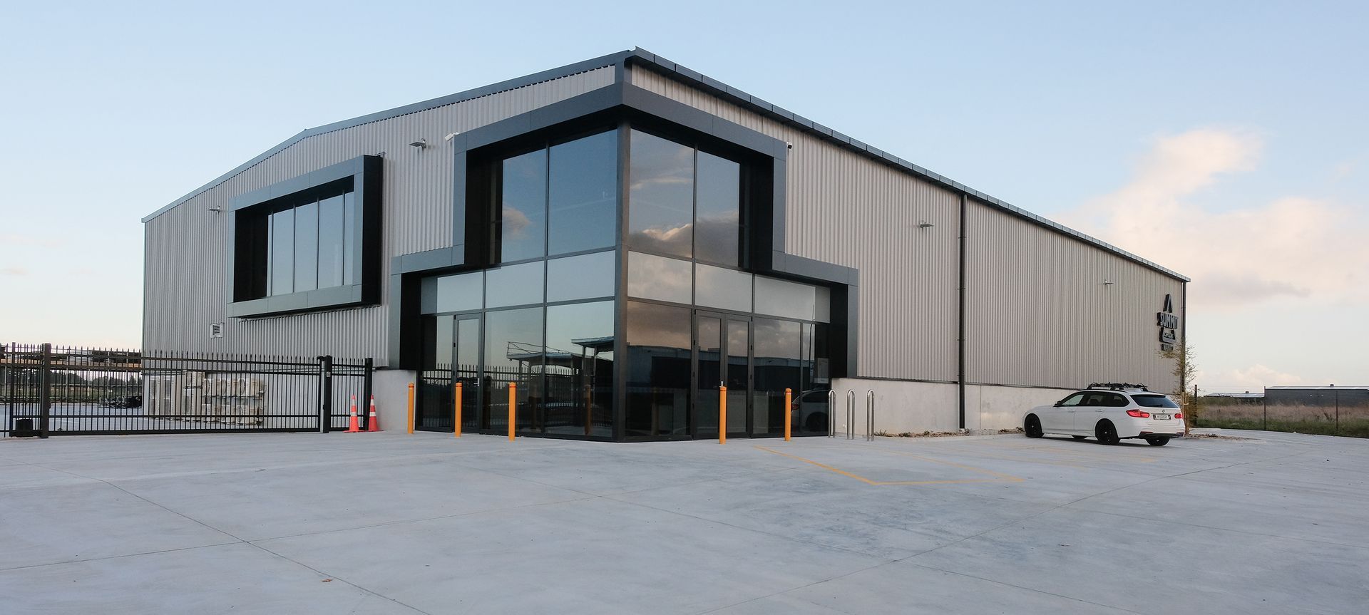 Summit Warehouse banner