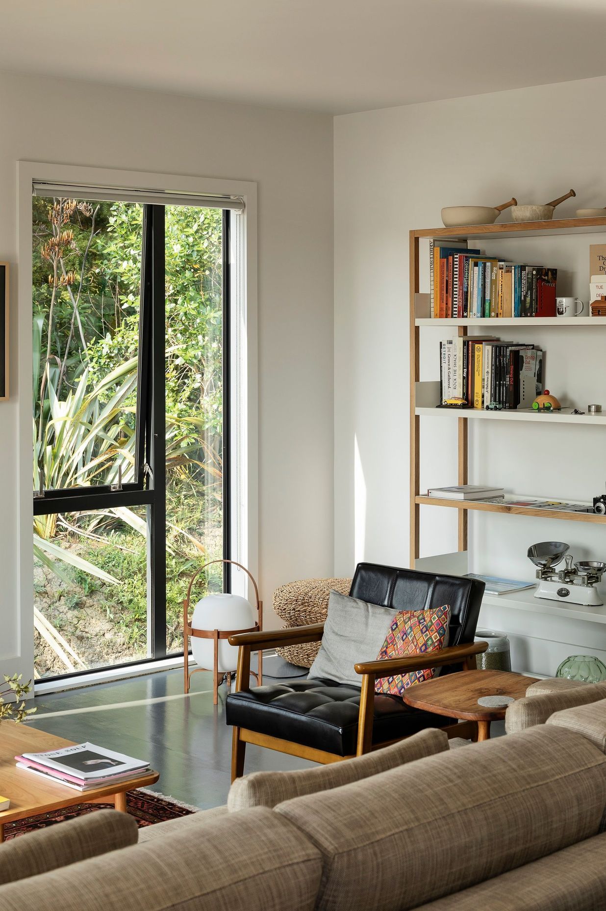 Each room offers a different connection with the bush that surrounds the home.