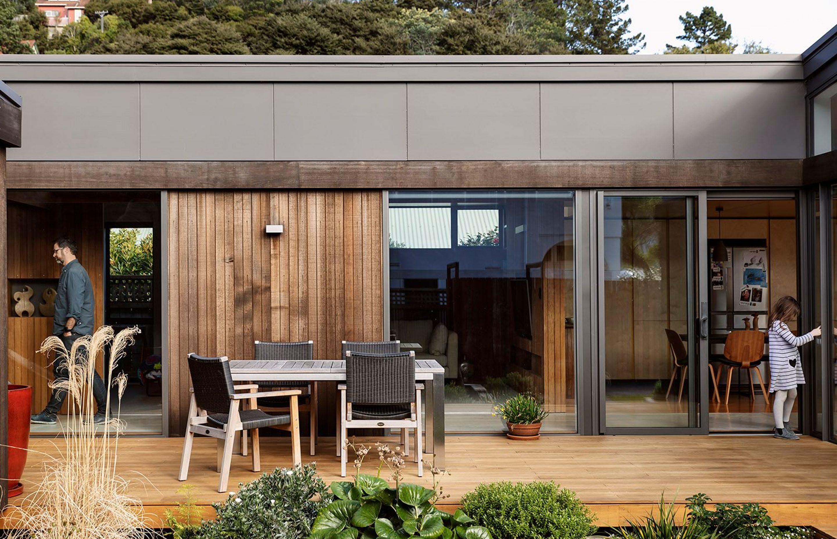 The central courtyard is a private haven in the middle of a site tightly bounded by neigbouring properties at the street.