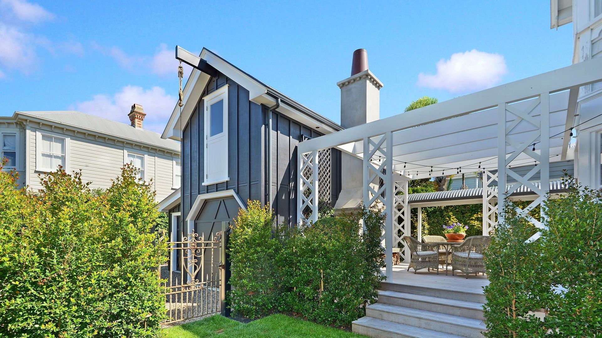 Devonport New Build banner