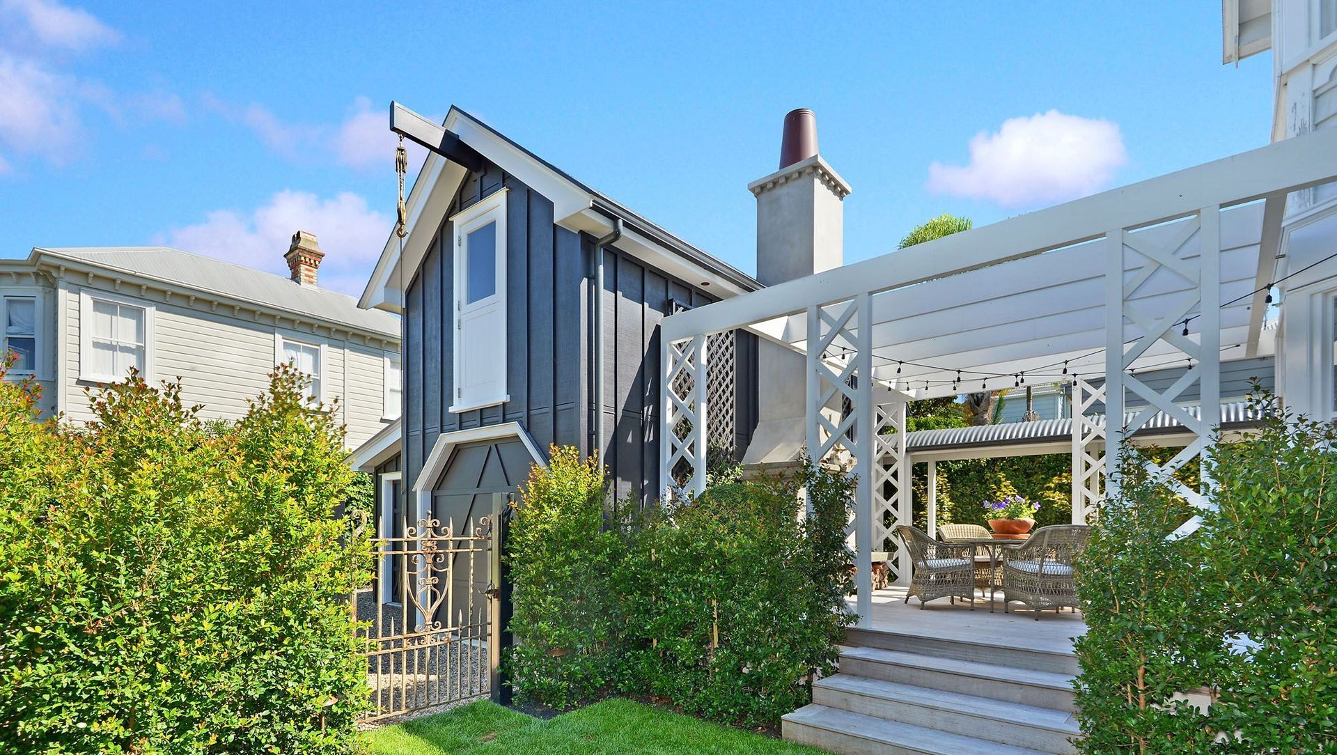 Devonport New Build banner