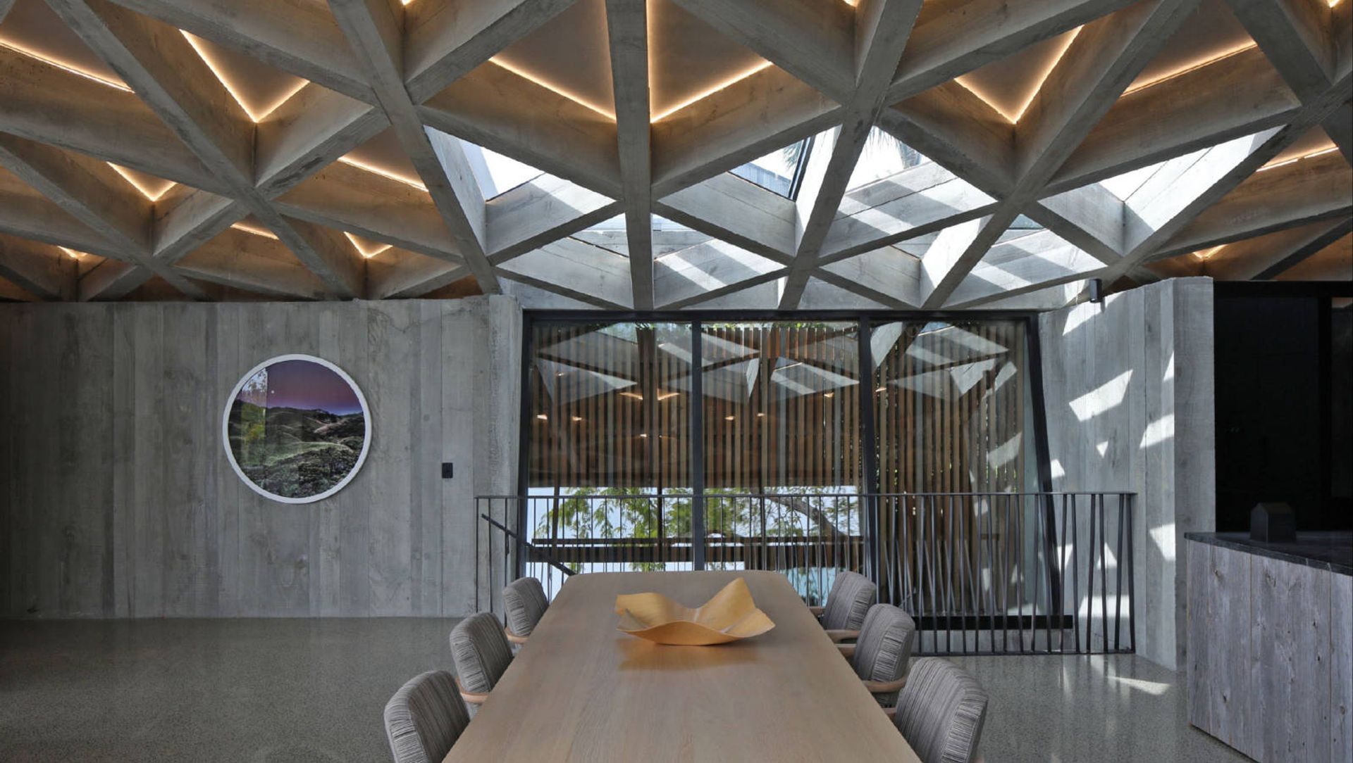 Diagrid House banner
