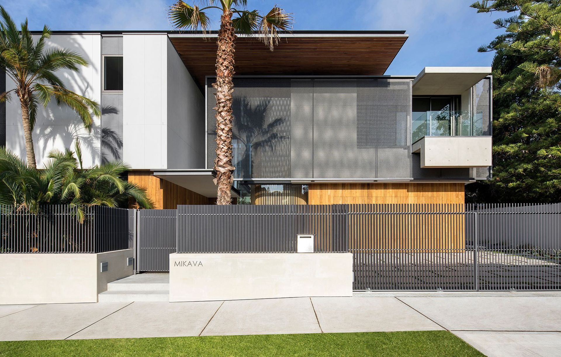 Solar and Privacy Screening for Elegant Double Bay Home