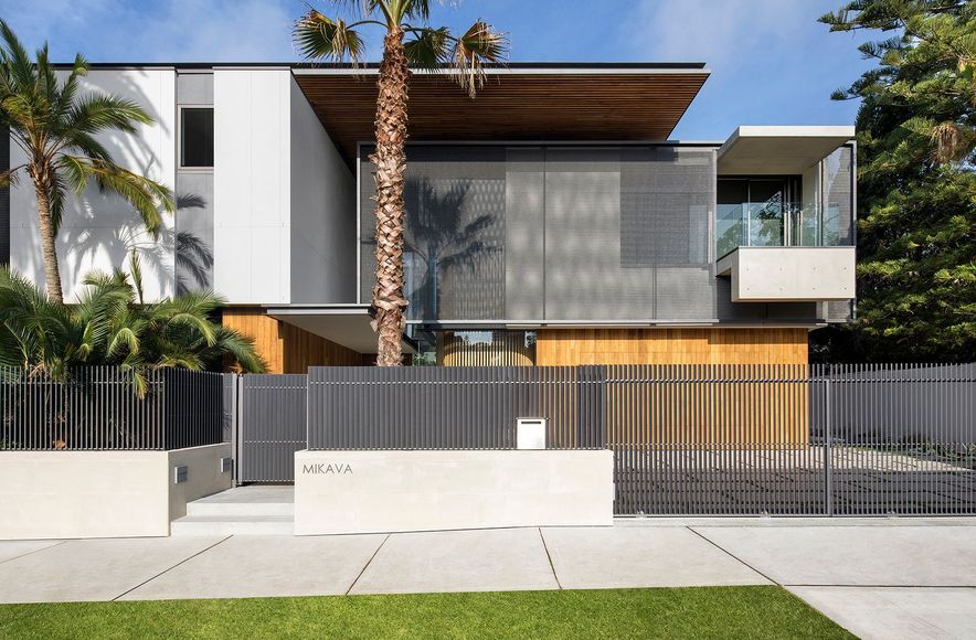 Solar and Privacy Screening for Elegant Double Bay Home