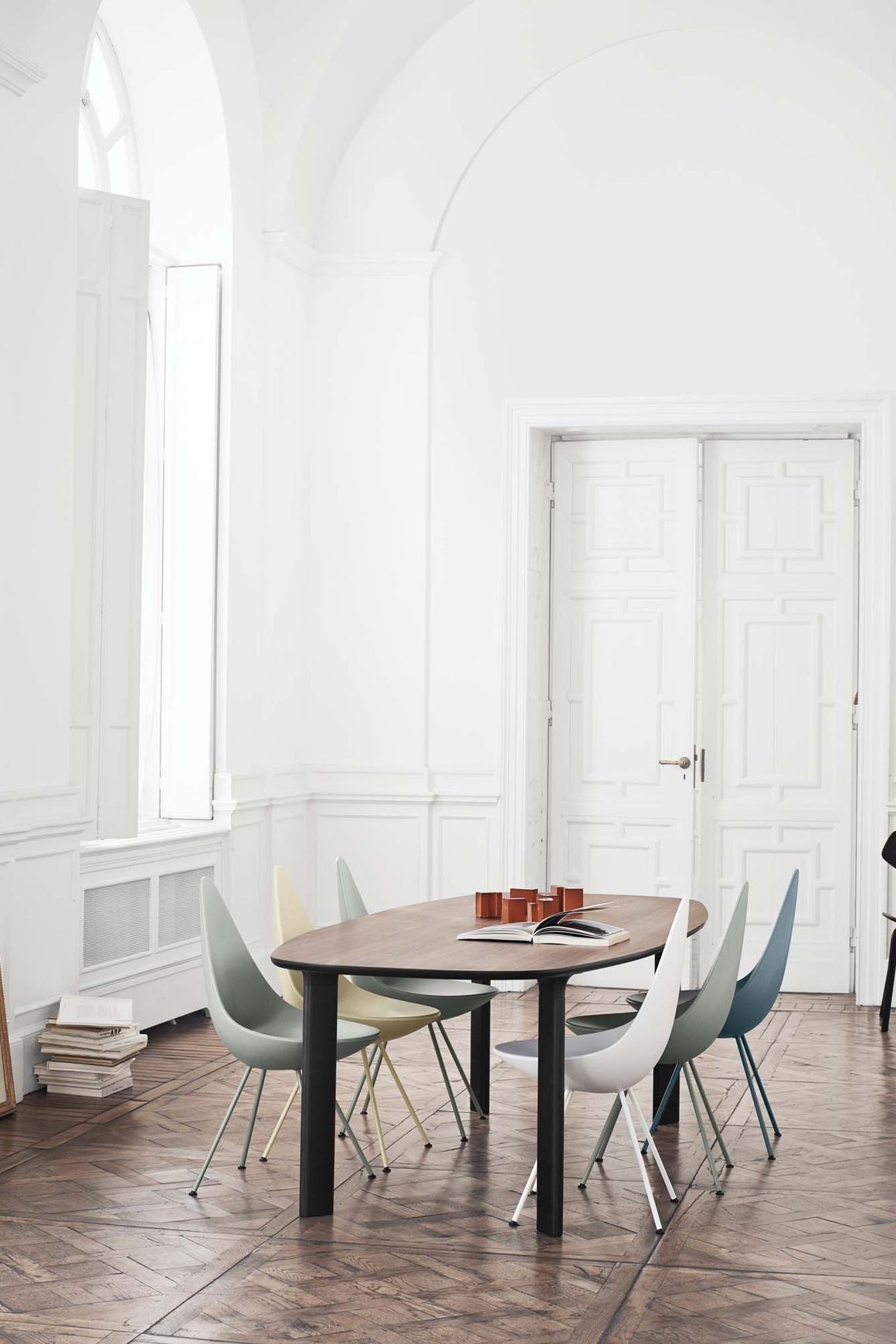 Drop Chair by Fritz Hansen