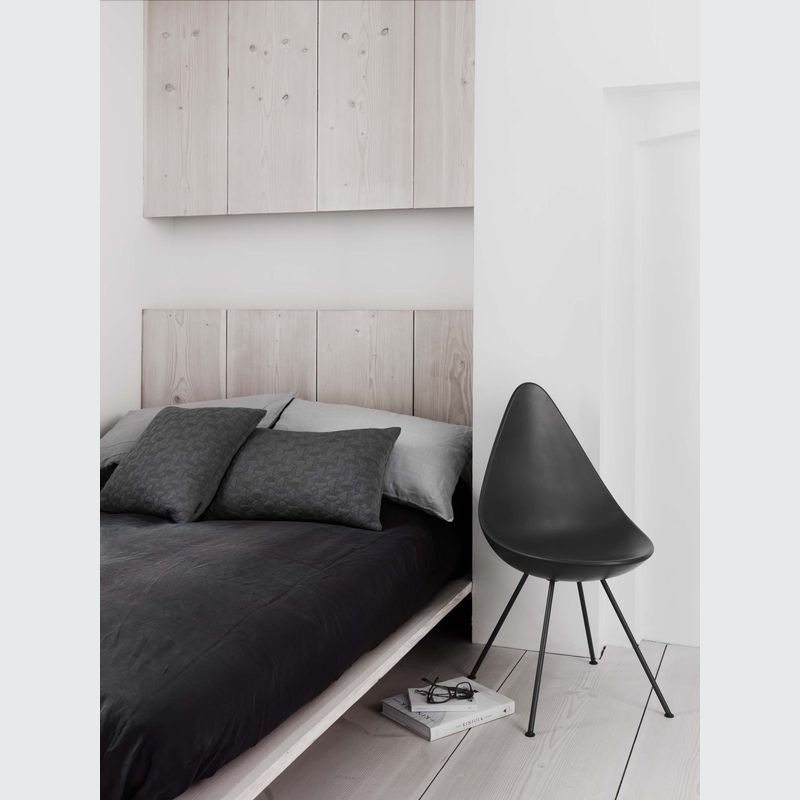 Drop Chair by Fritz Hansen