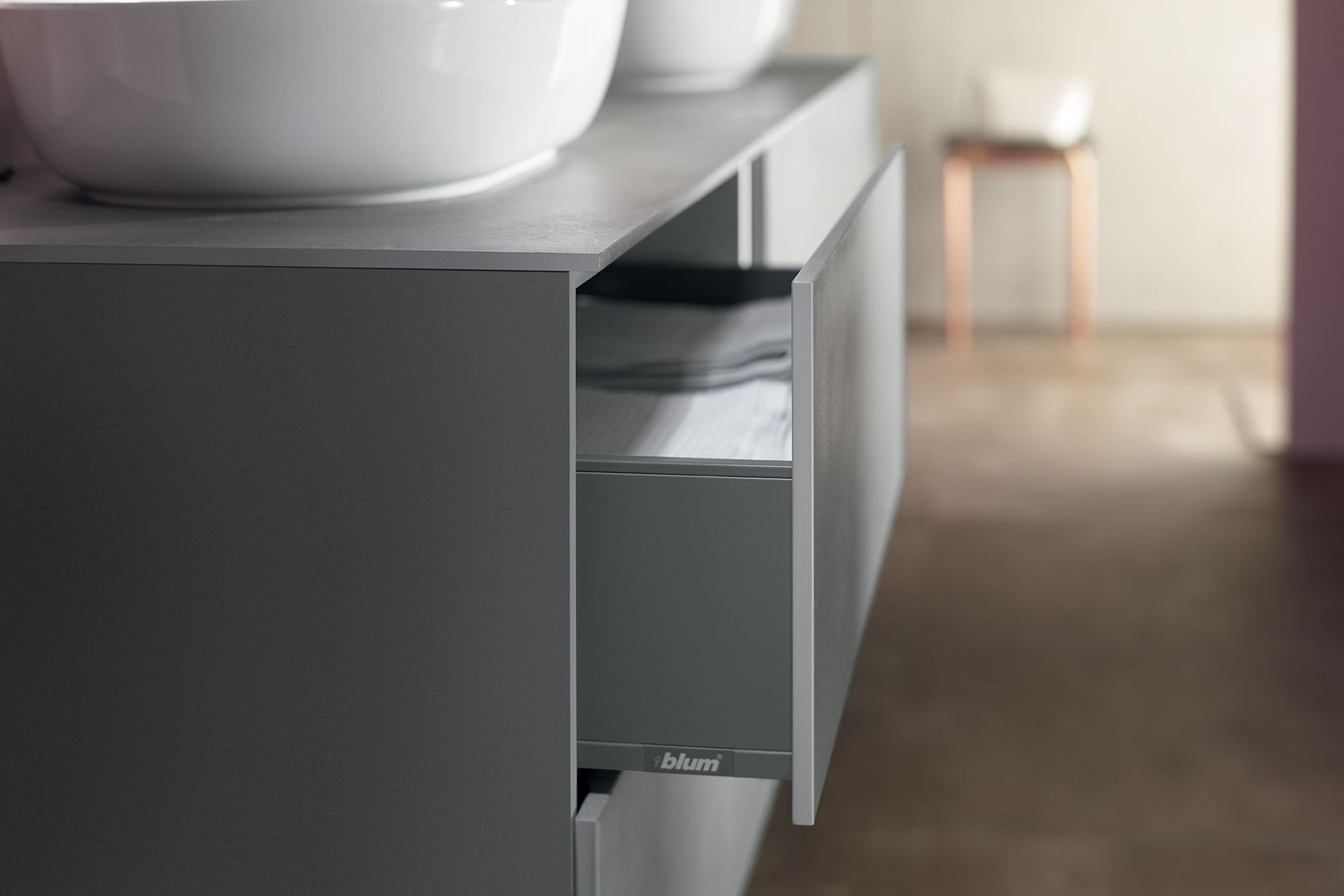 EXPANDO T – fixing system for thin fronts