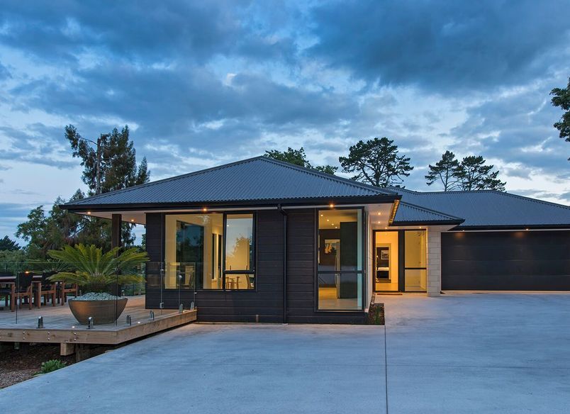 Eastglen Road, Titirangi