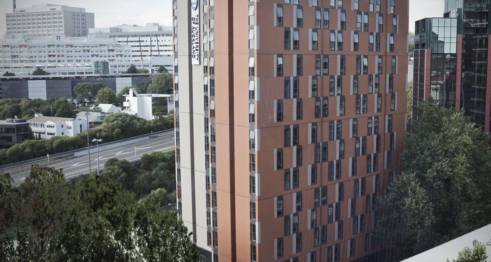 Elam University Hall - Fourteen-Storey Modular Building banner