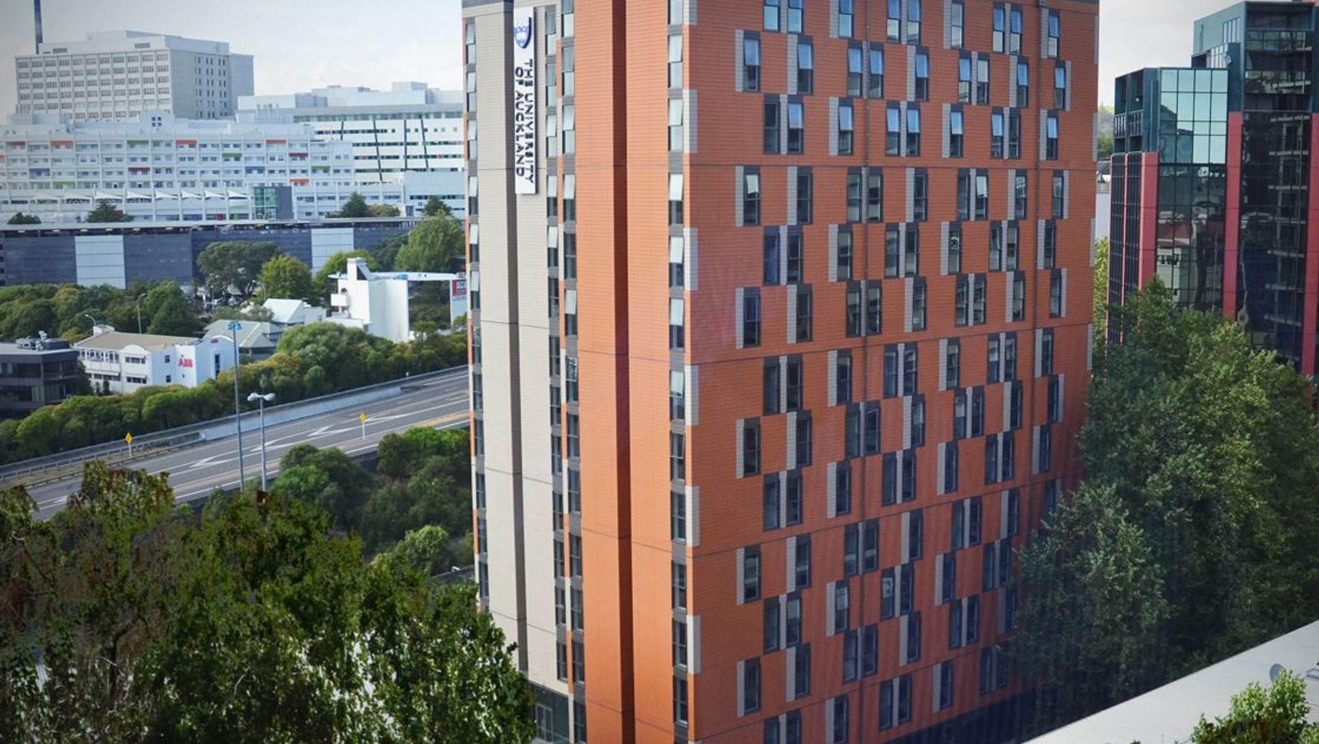 Elam University Hall - Fourteen-Storey Modular Building banner