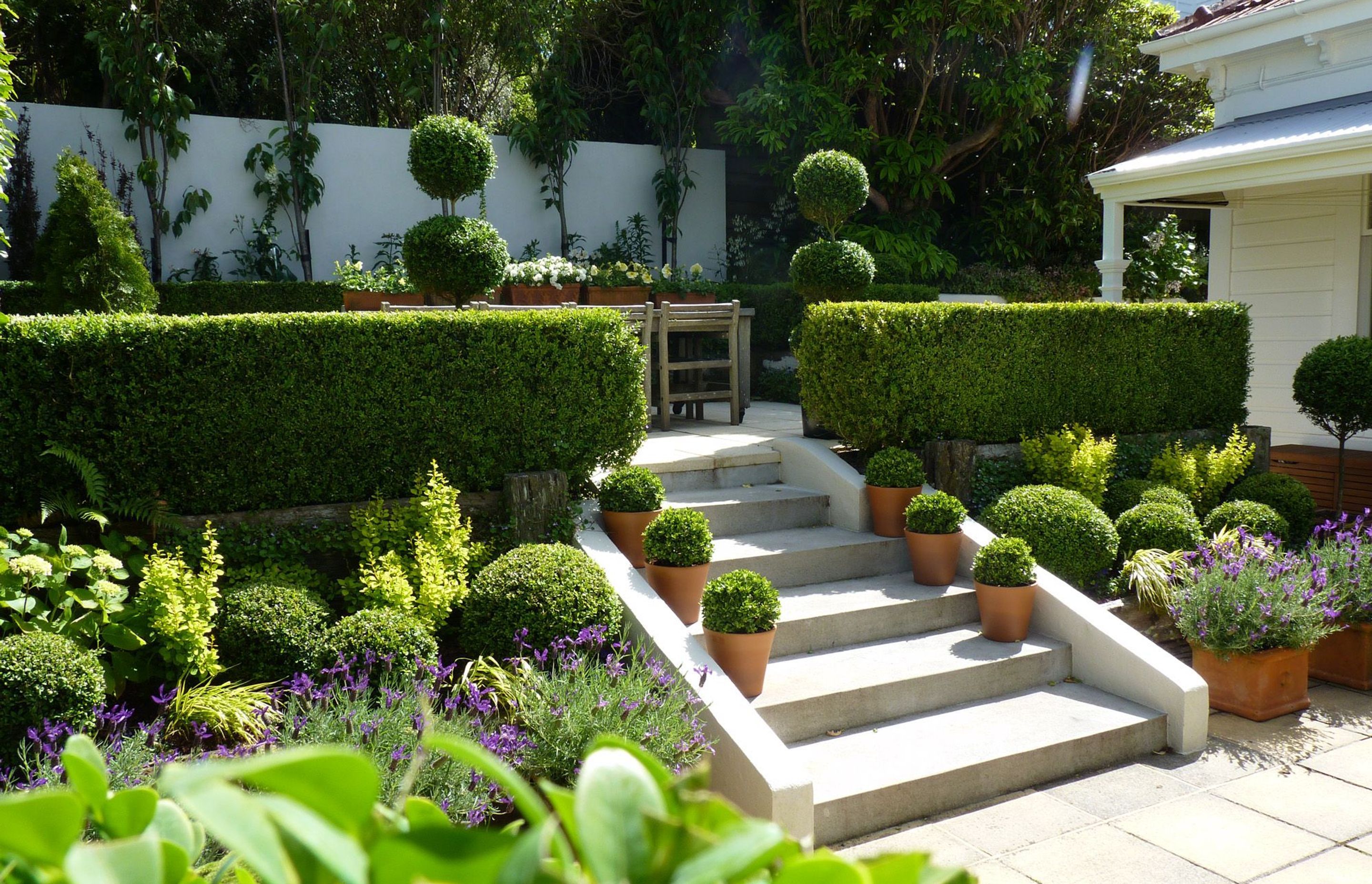 Stairs up to the outside dining room