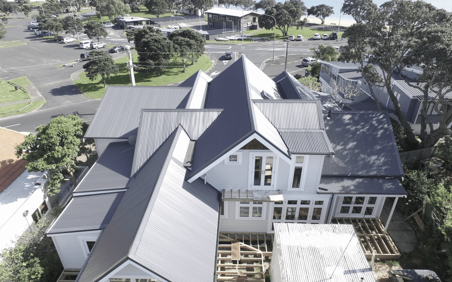 Hero Banner for Elevate Roofing
