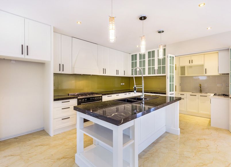 Epsom IV Kitchen