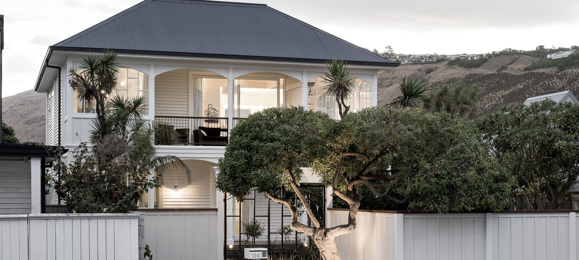 Esplanade House: an Arts-and-Crafts revival banner