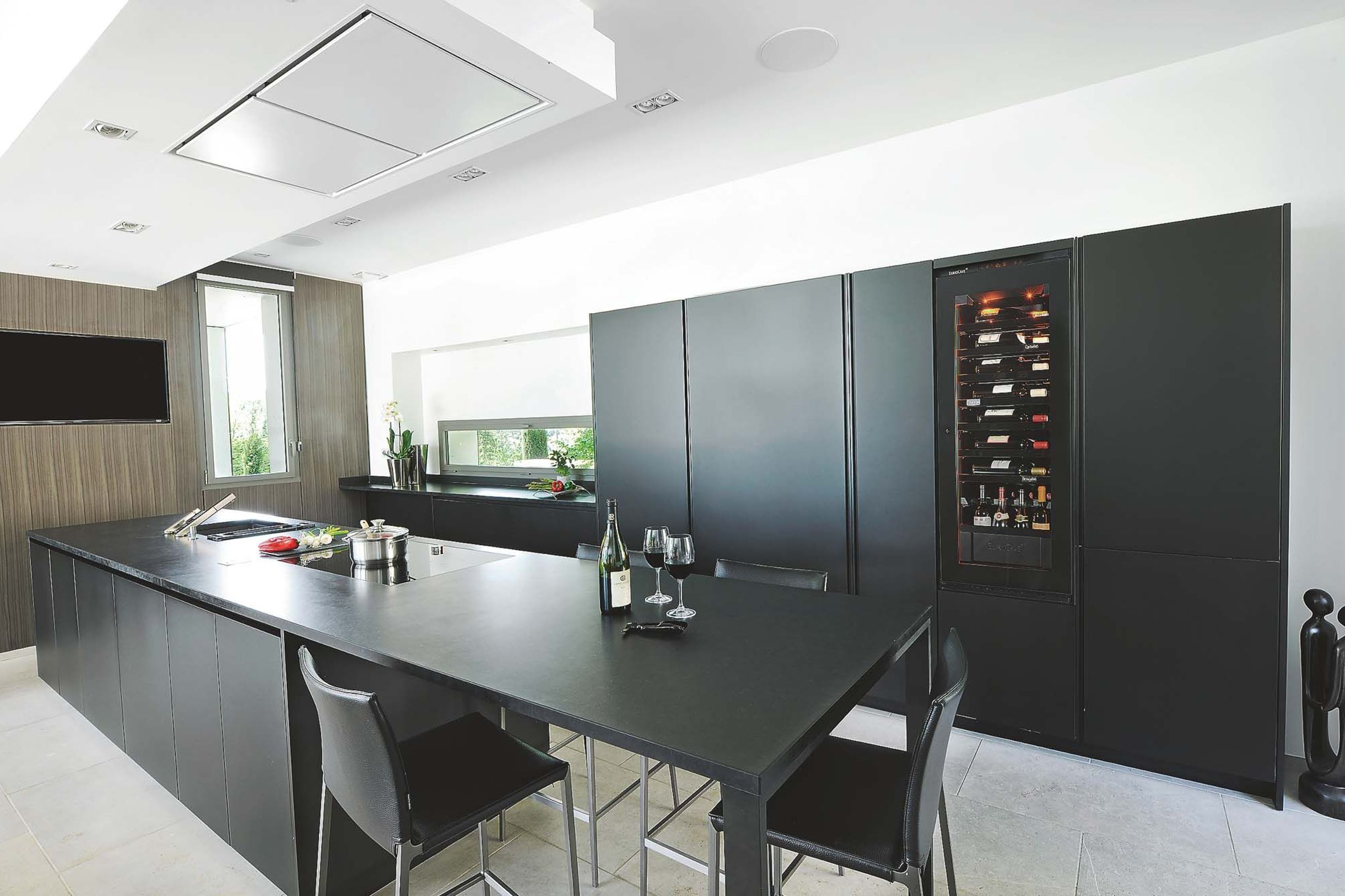EuroCave Inspiration Medium Wine Cabinet