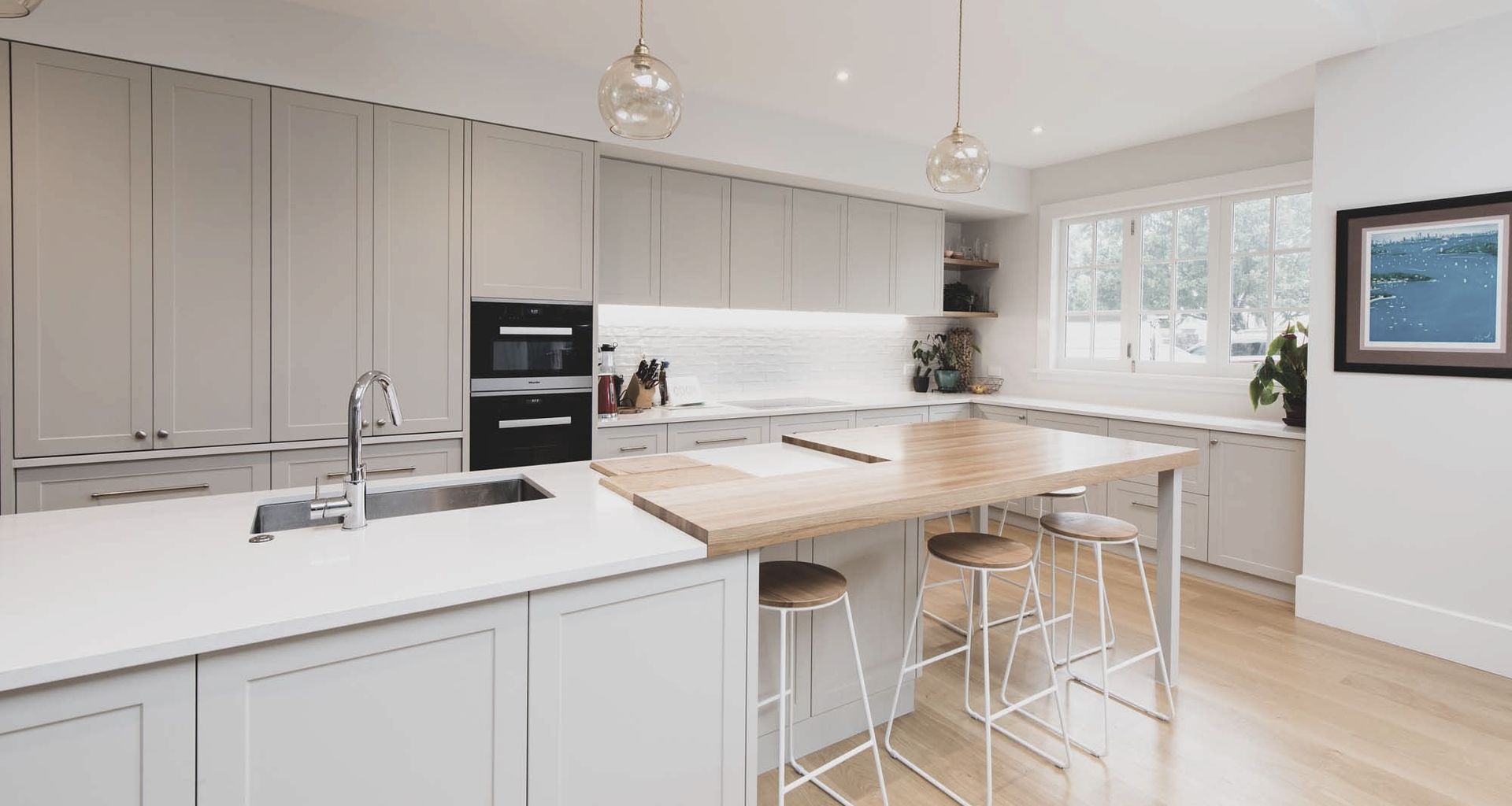 Expansive Country Kitchen banner