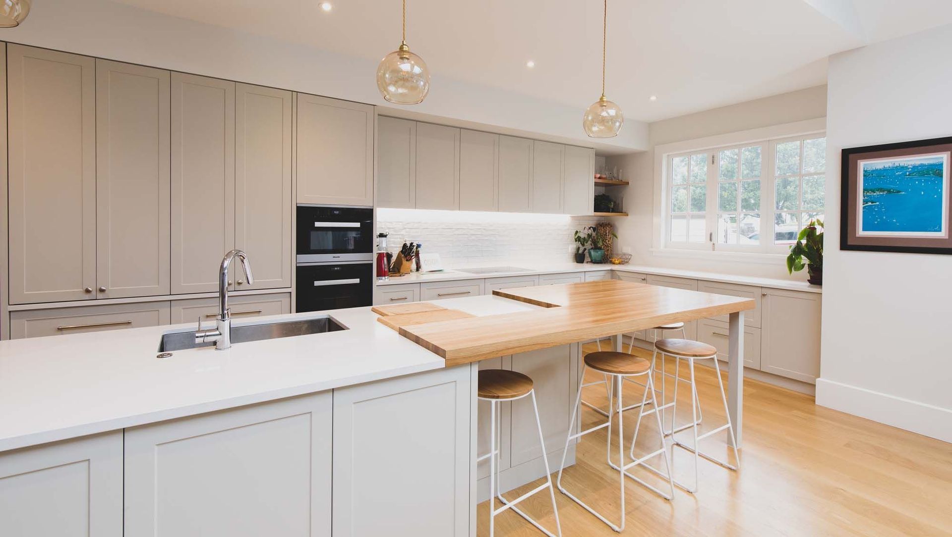 Expansive Country Kitchen banner