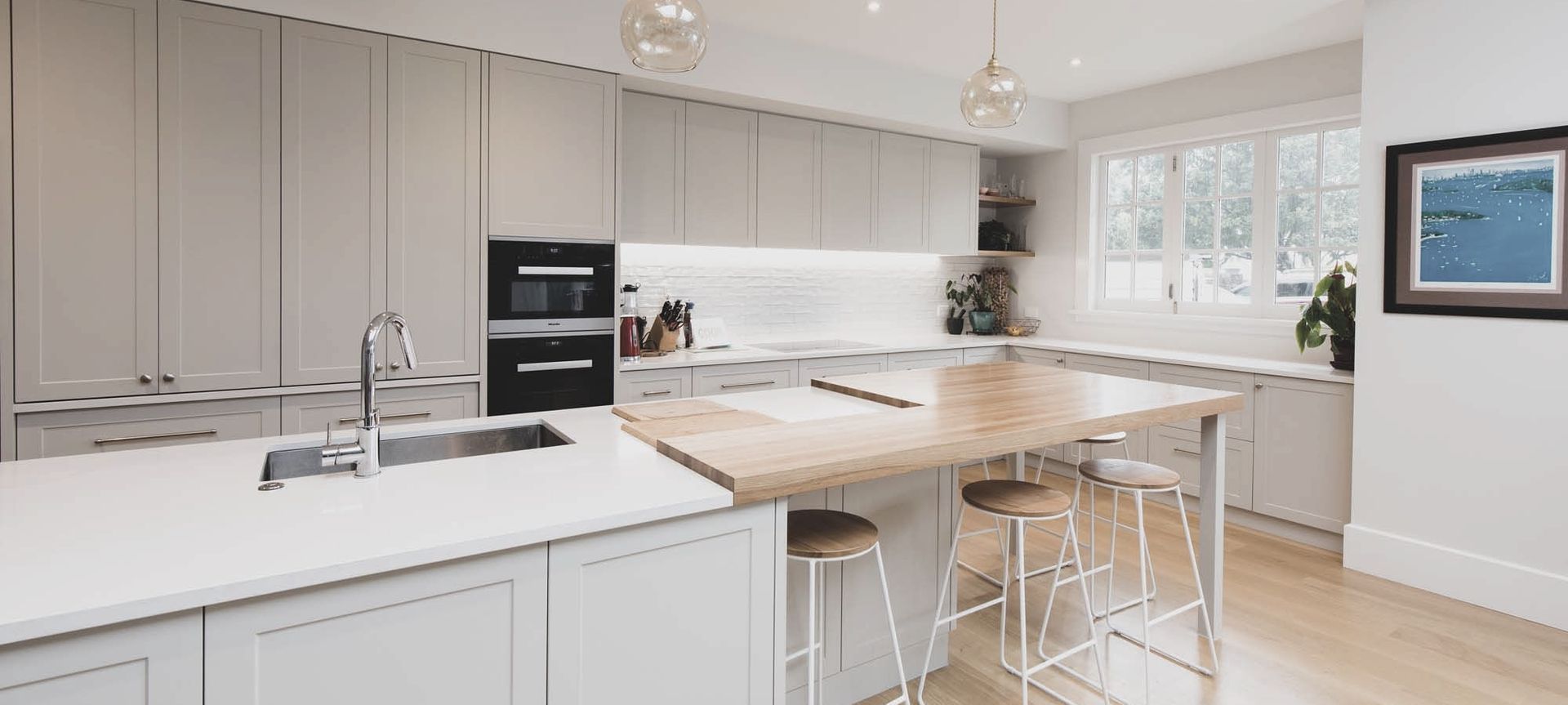 Expansive Country Kitchen banner