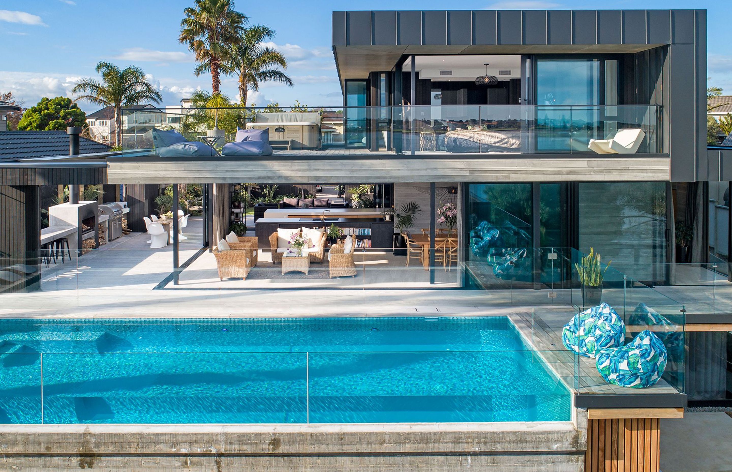 Indoor-outdoor living is the focus of this family home in Auckland's eastern suburb of Farm Cove.