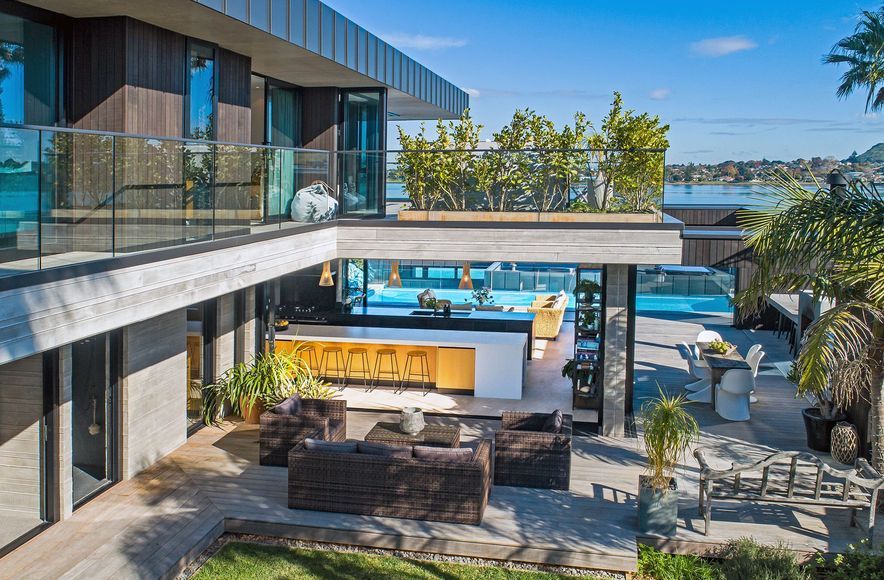 Farm Cove House: island life in the suburbs