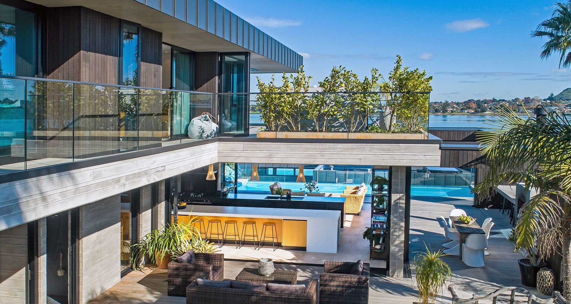 Farm Cove House: island life in the suburbs banner