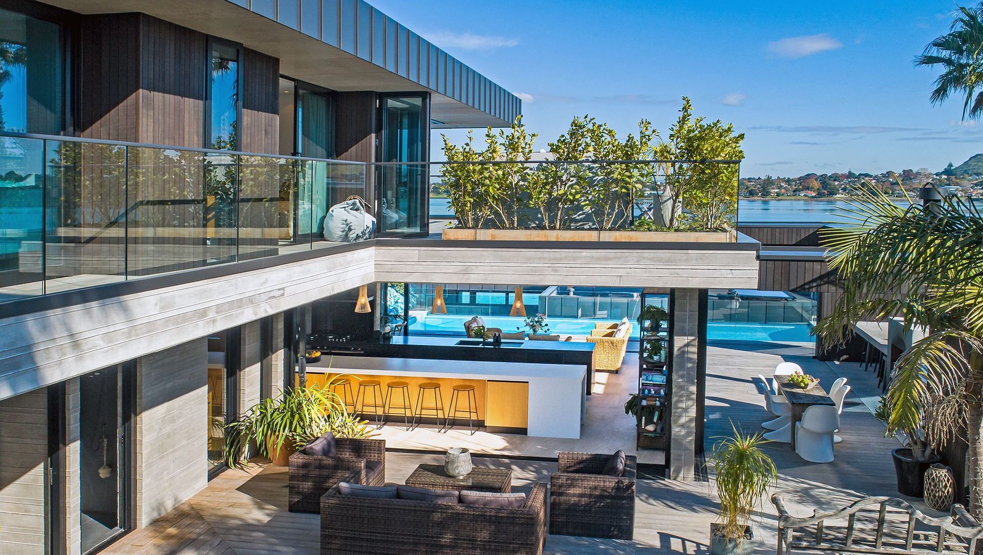 Farm Cove House: island life in the suburbs banner