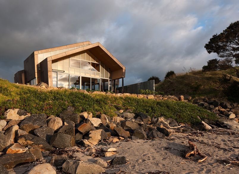 Rugged response: Fe3O4 House