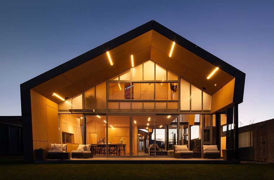 Rugged response: Fe3O4 House