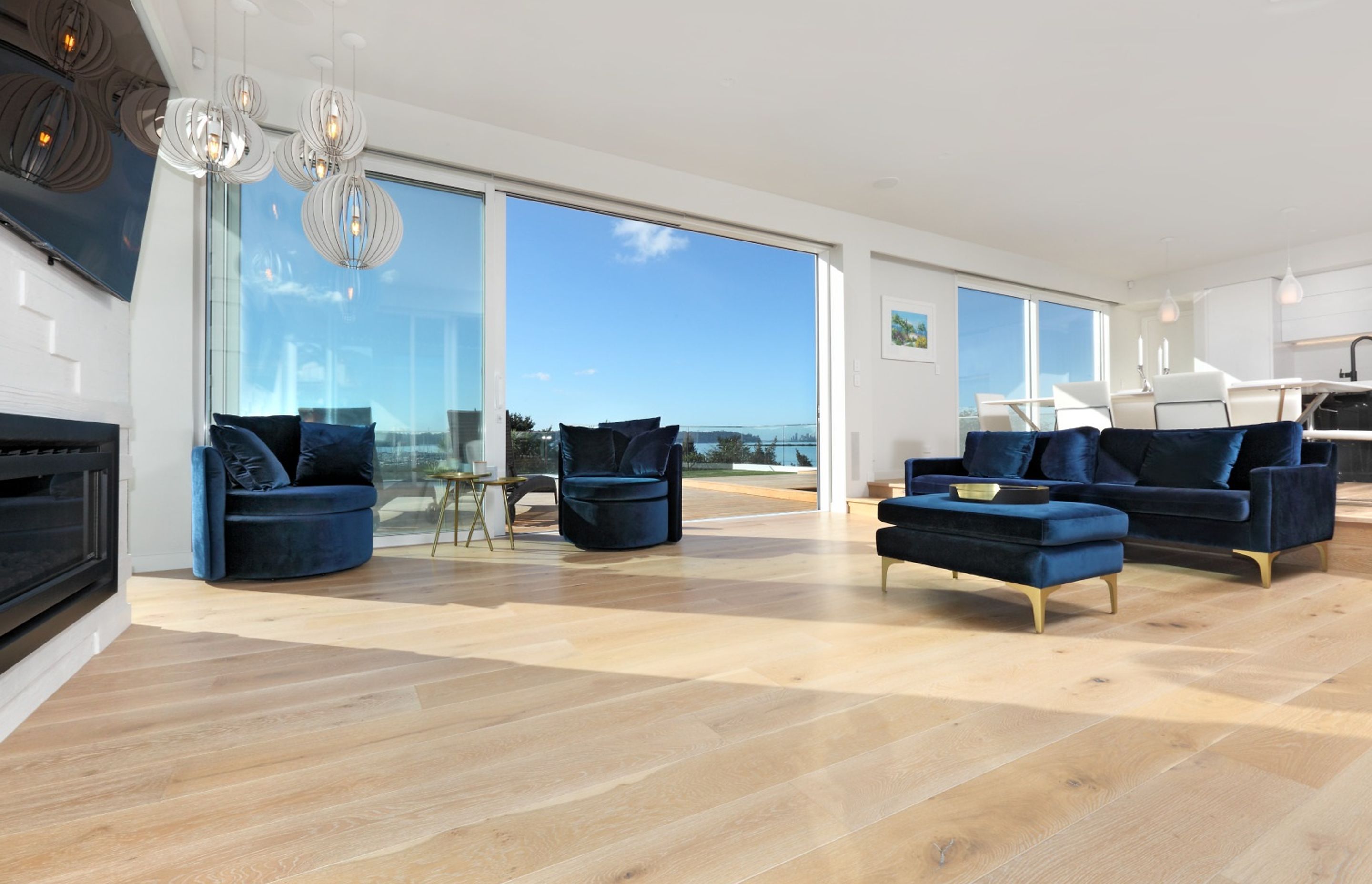 HURFORD'S supplied Freedom Flooring Elegant Oak White Wash