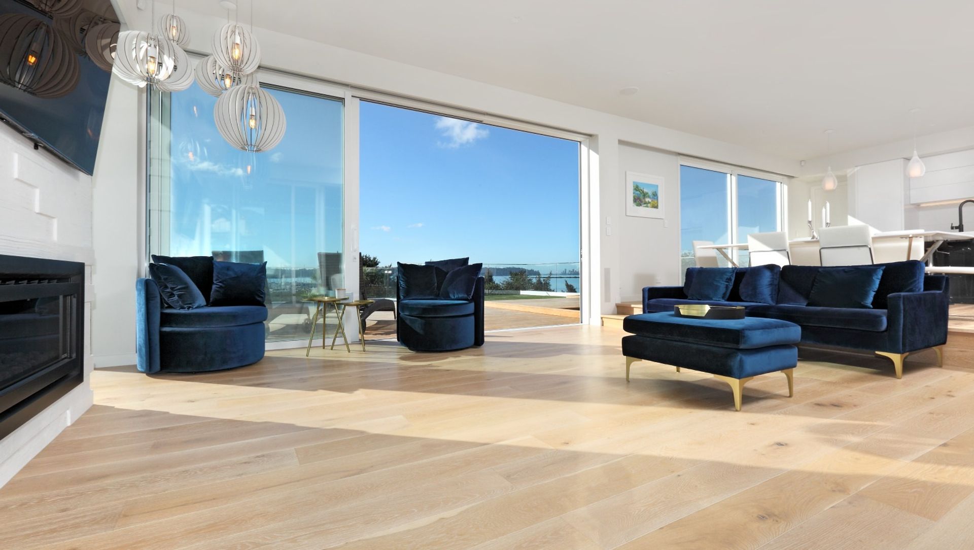 FREEDOM FLOORING - Elegant Oak White Wash banner