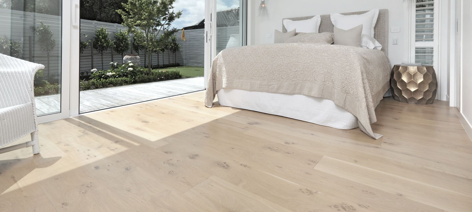 FREEDOM FLOORING - Solid French Oak 210x19mm banner