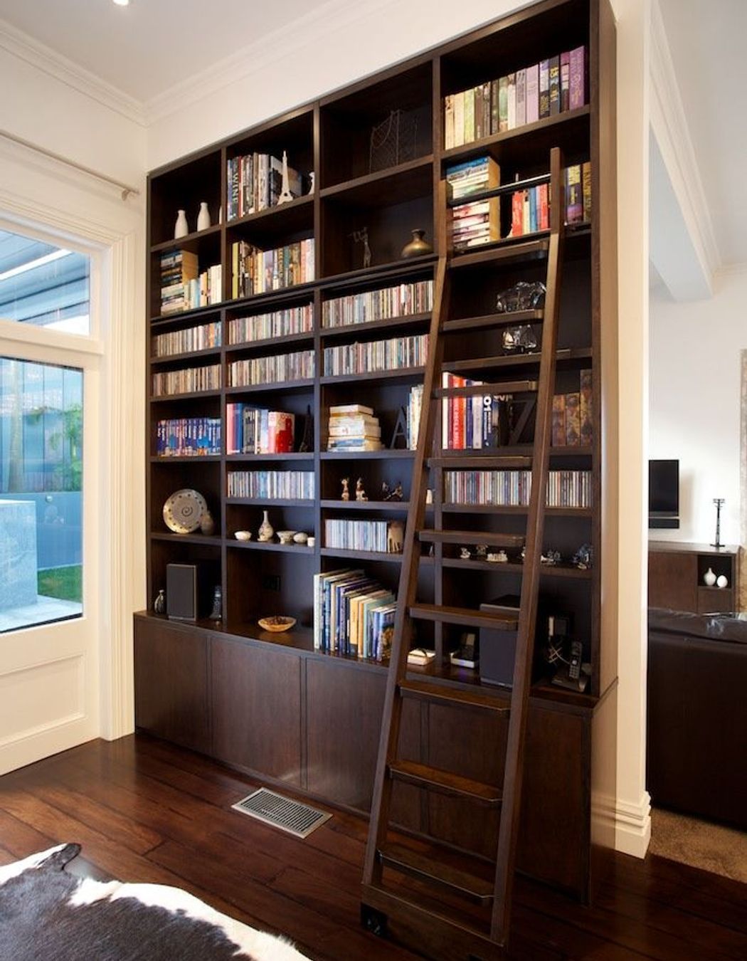 Freemans Bay Kitchen design by Natalie Du Bois of Du Bois Designer kitchens and Interiors <br />Photo by Simon Wilson